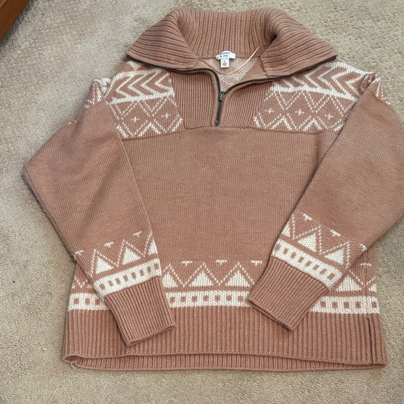 Crown & Ivy Tan Patterned Zip-Up Sweater - Picture 1 of 2